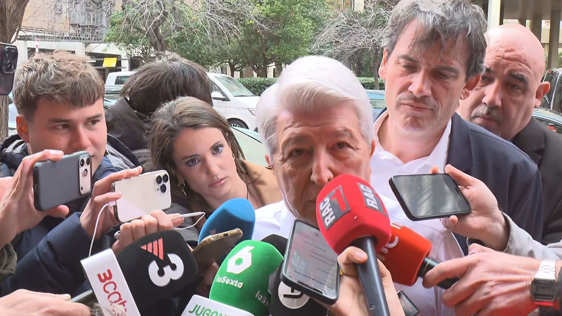 Enrique Cerezo, antes de la comida de directivas