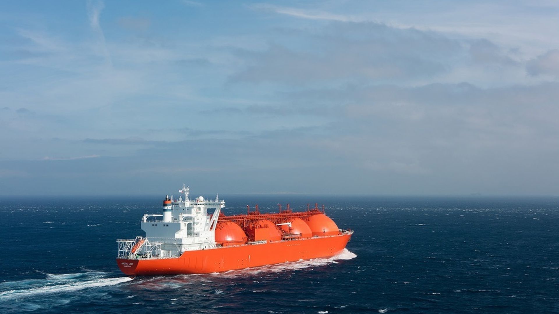 EuropaPress_7271918_barco_transporte_gas_gnl_totalenergies