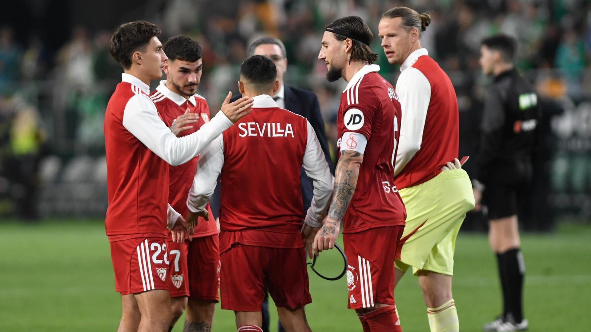 La charla de Alexis a Gudelj, Isaac Romero, Nyland y Gattoni tras el derbi