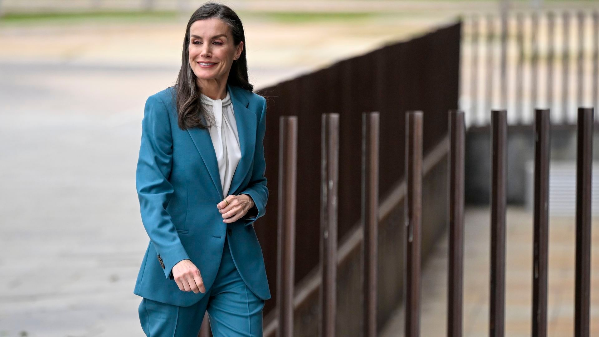 La reina Letizia a su llegada al acto oficial que organiza la Federación Española de Enfermedades Raras