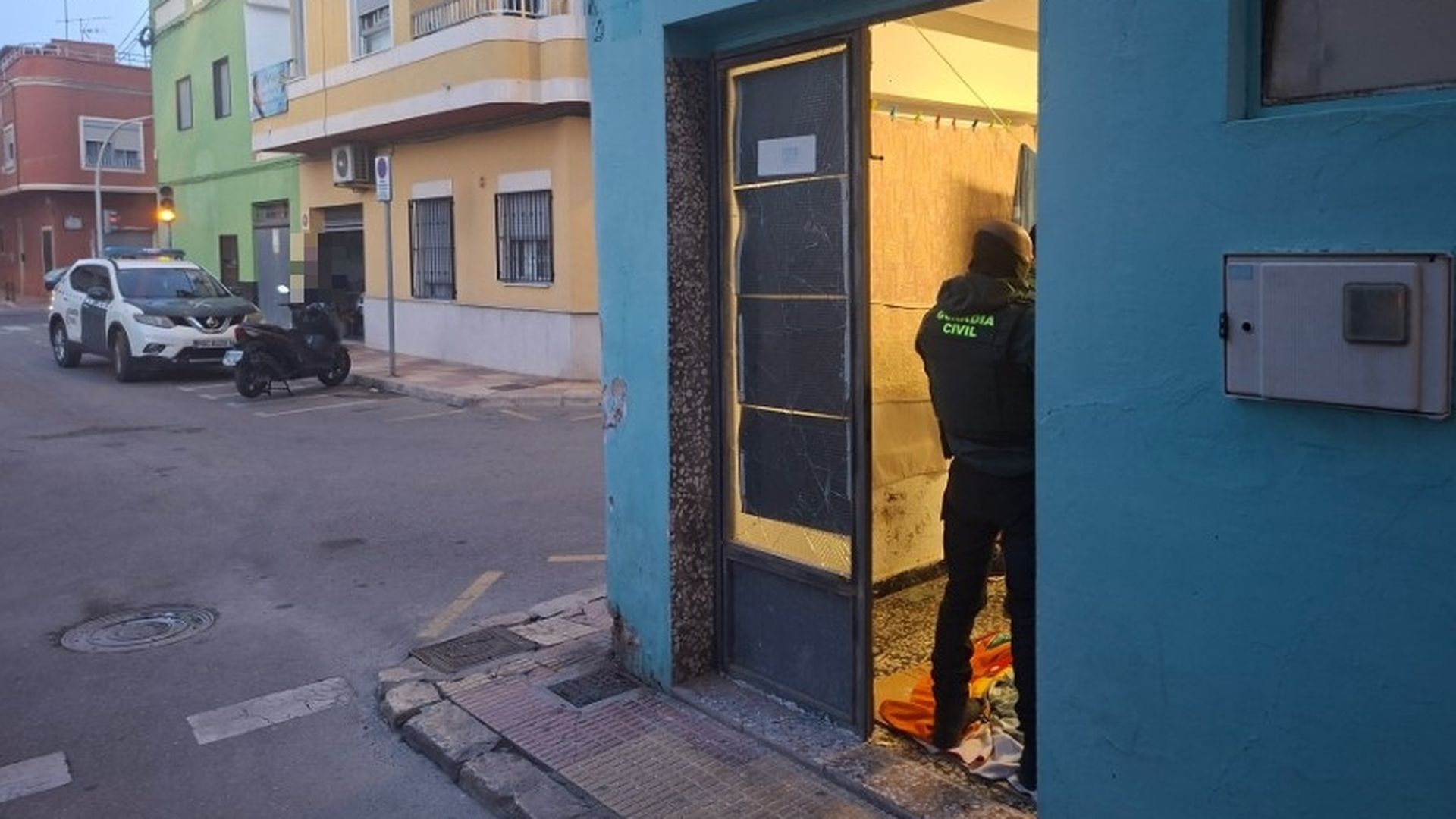 Los agentes localizaron diferentes drogas en la vivienda