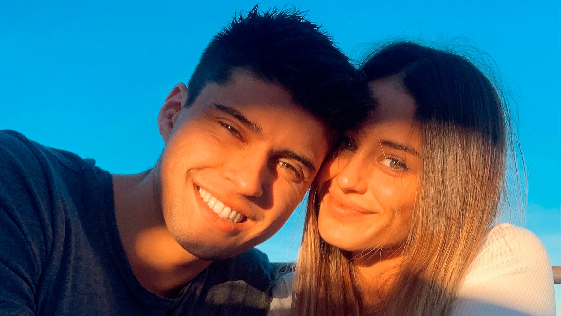 Marina Romero y Javier Tudela se van de crucero con sus hijos