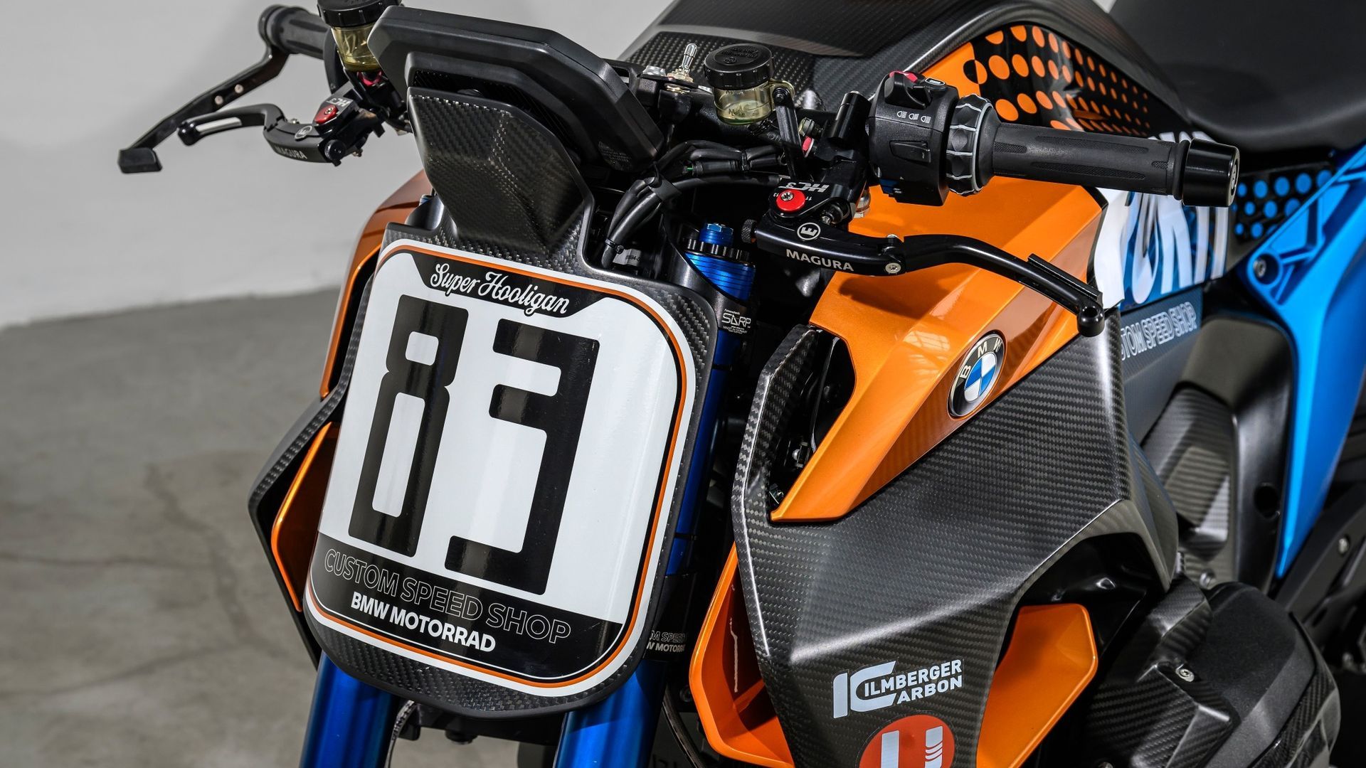 BMW R 1300 R Superhooligan