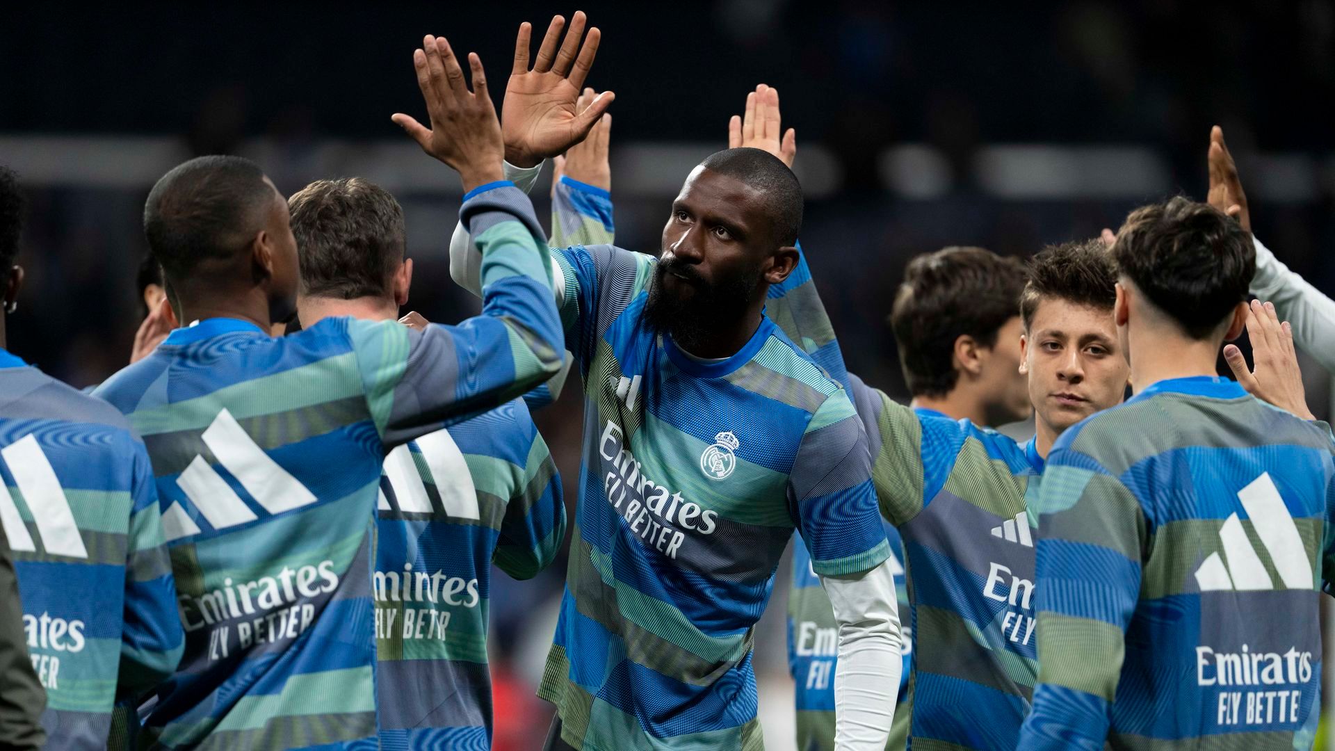 Rüdiger junto al resto de compañeros en el calentamiento ante el Getafe
