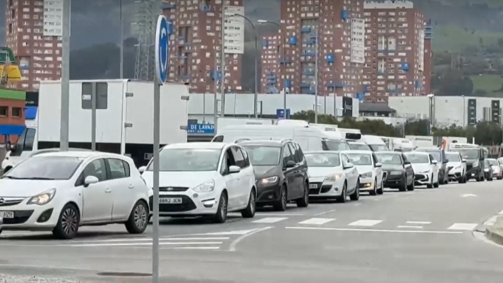 Temor entre los conductores de Guipúzcoa ante la posible subida de precios de la gasolina: en las últimas 24 horas ha subido 15 céntimos Temor entre los conductores de Guipúzcoa ante la posible subida de precios de la gasolina: en las últimas 24 horas ha subido 15 céntimos