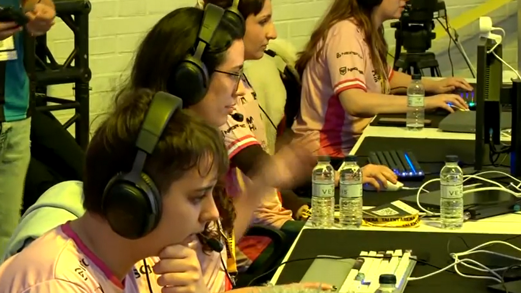 El primer torneo femenino de gamers, más que preparadas y defendiendo su hueco para poder competir