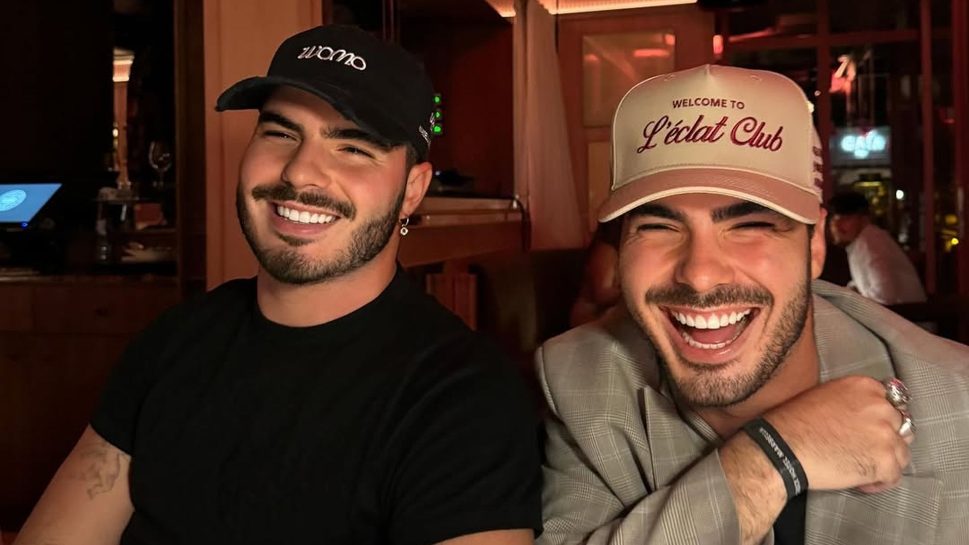 Daniel y Jesús Oviedo, Gemeliers, en sus redes sociales