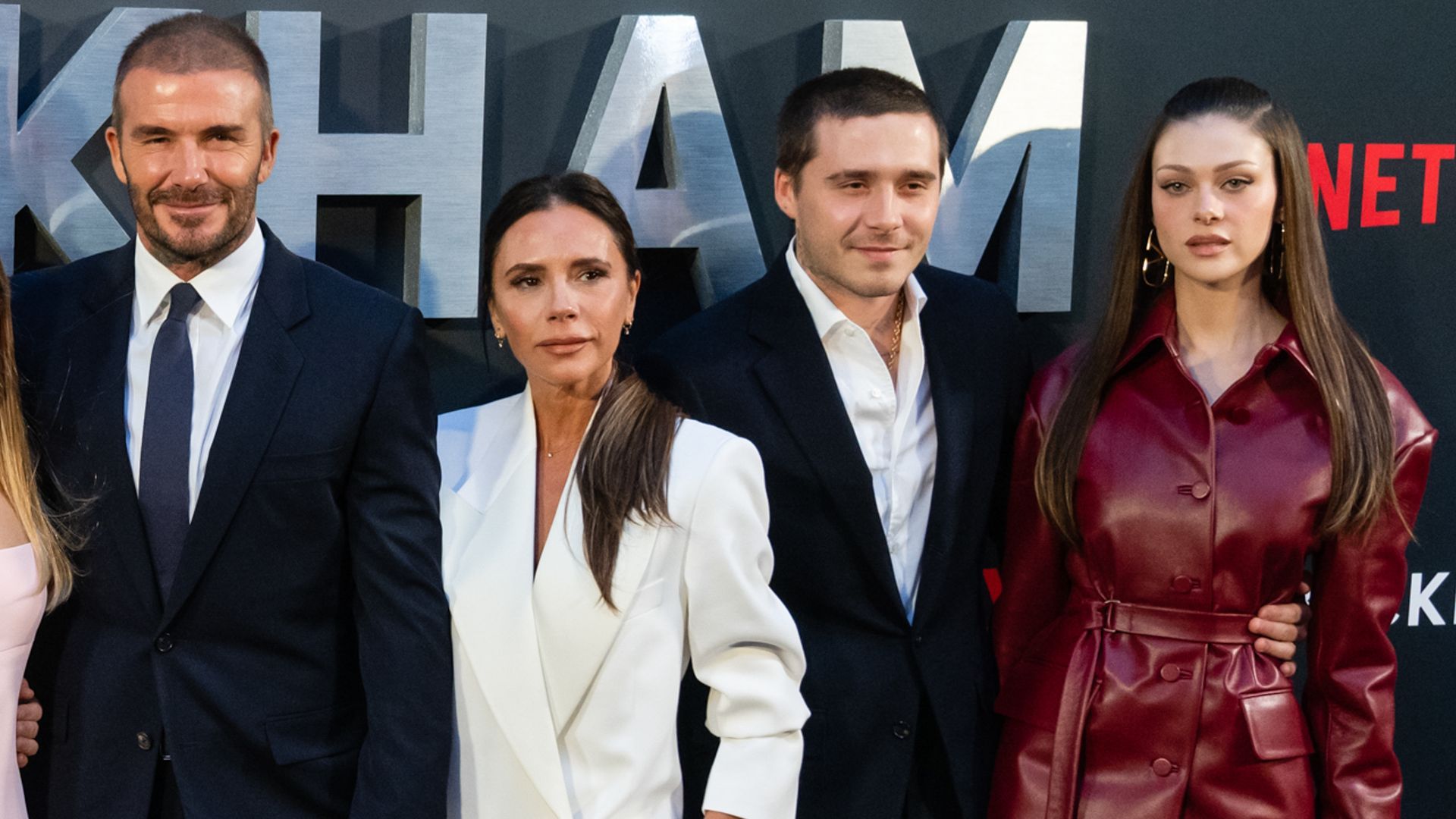 David, Victoria, Brooklyn Beckham y Nicola Peltz David, Victoria, Brooklyn Beckham y Nicola Peltz