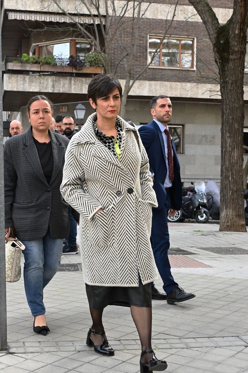 Isabel Rodríguez, en la capilla ardiente de Fernando Ónega