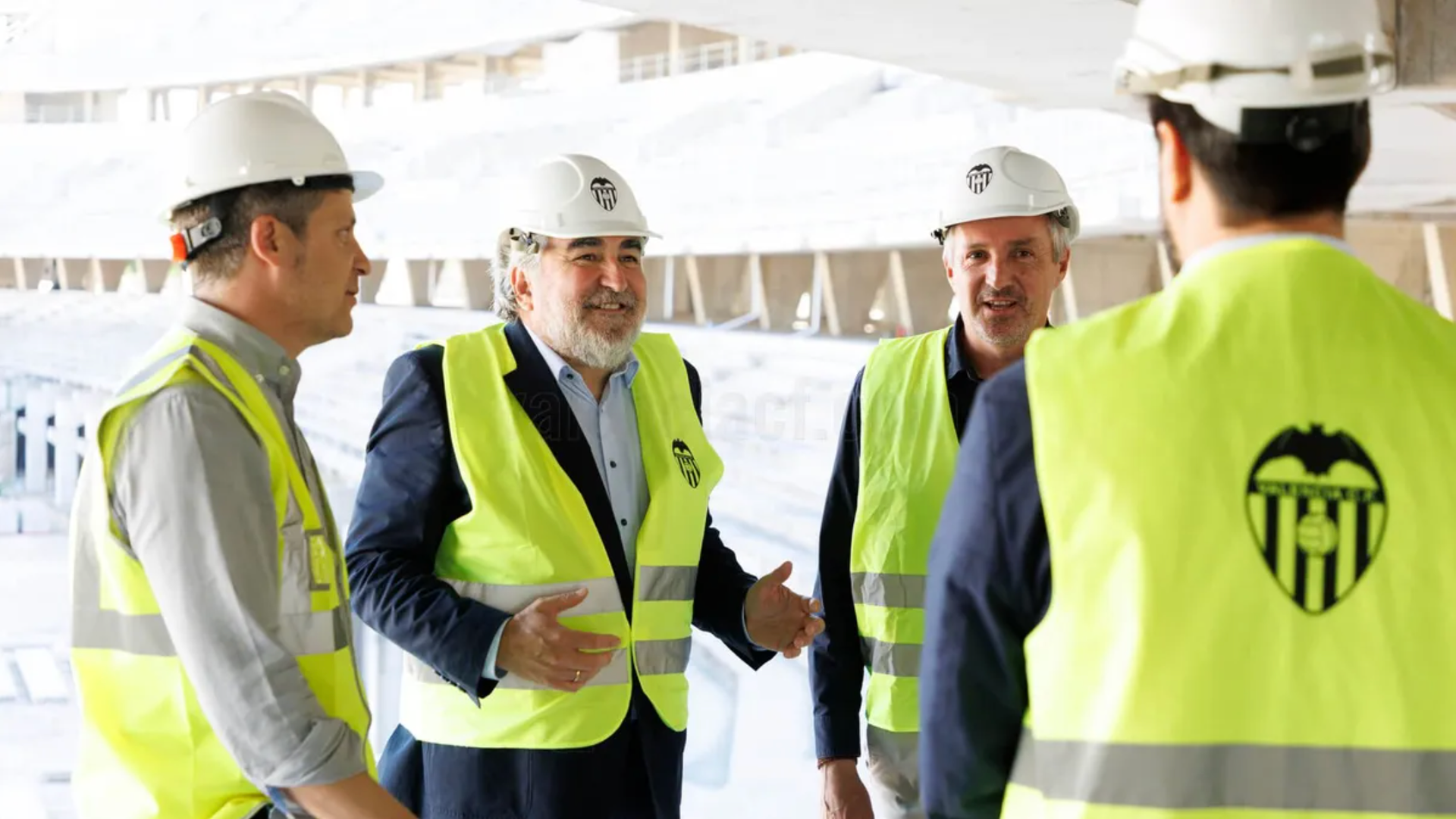 José Manuel Rodríguez Uribes (CSD) visita el Nou Mestalla