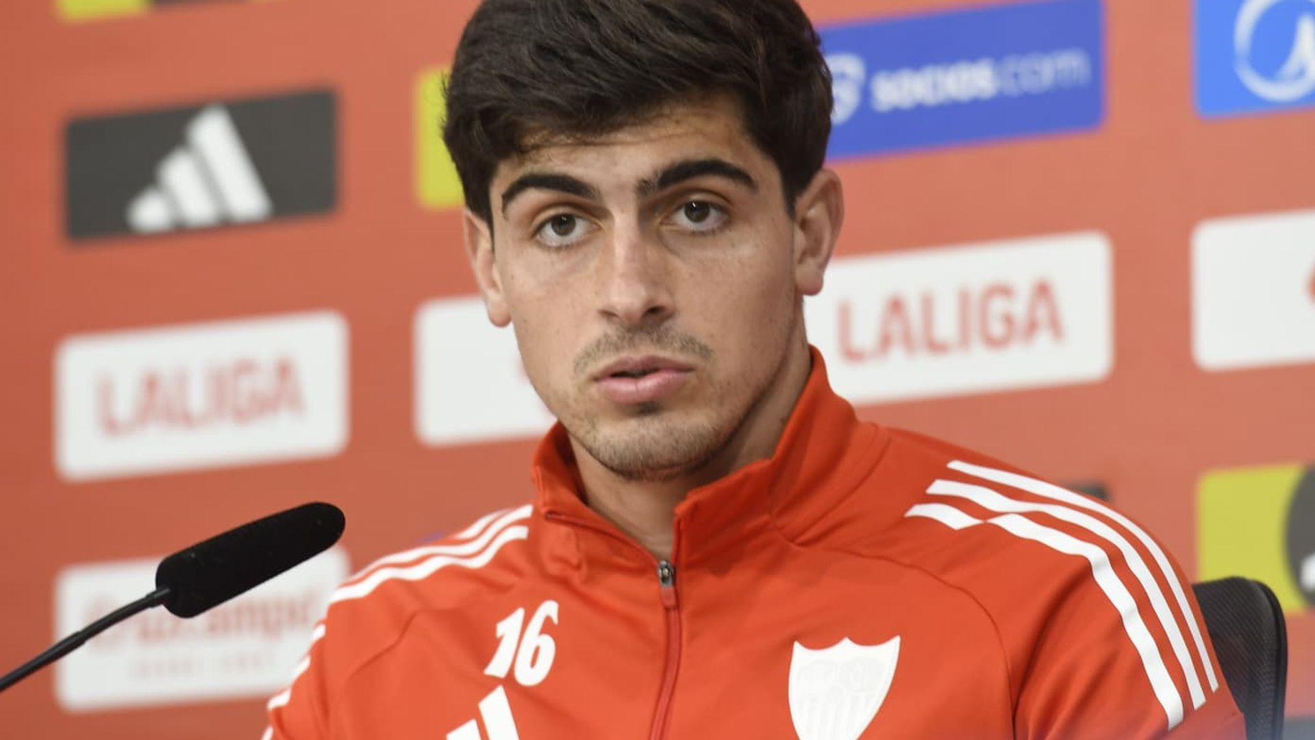 Juanlu, en rueda de prensa