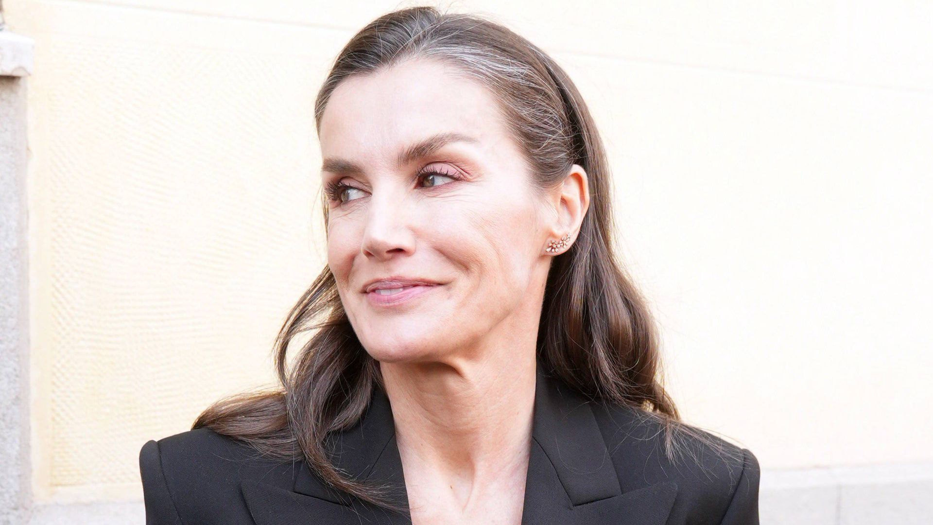 La reina Letizia este miércoles, 4 de marzo, abandonando la capilla ardiente de Fernando Ónega La reina Letizia este miércoles, 4 de marzo, abandonando la capilla ardiente de Fernando Ónega