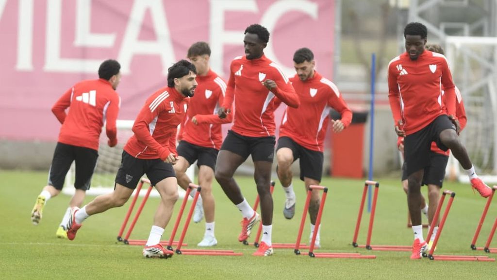 Neal Maupay reaparece en el entrenamiento del Sevilla