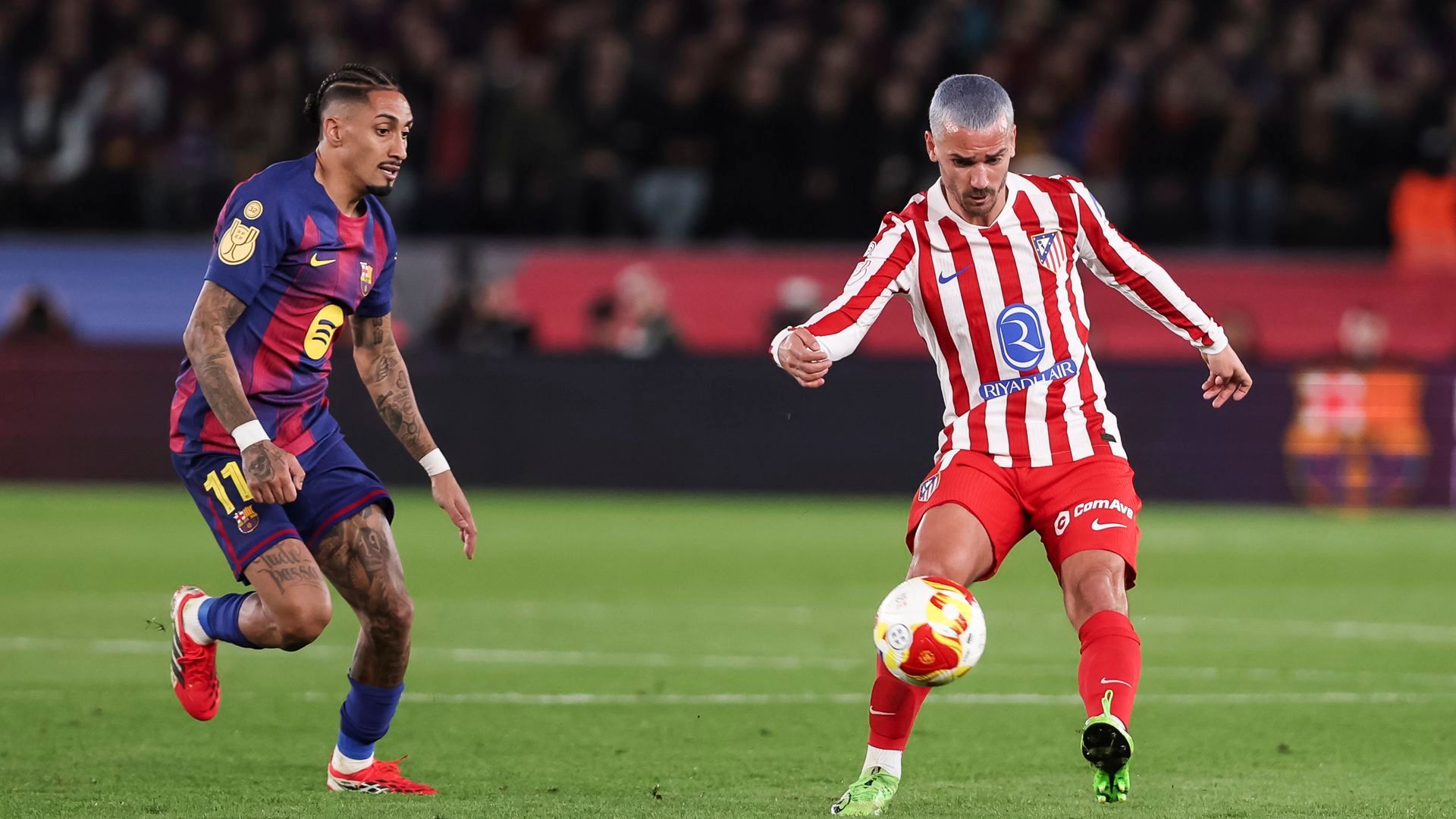 Raphinha y Griezmann en el Barcelona-Atlético de Madrid
