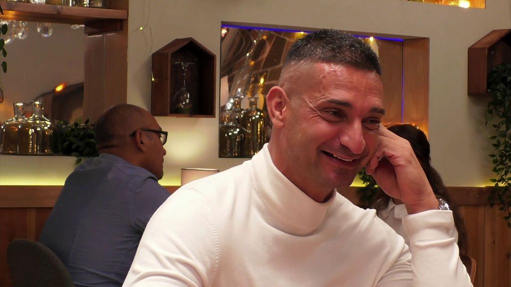 Un soltero de 'First Dates', carnicero y muy ligón, deja en shock a su cita al desvelar qué es lo que más vende en su tienda: "Es la especialidad"