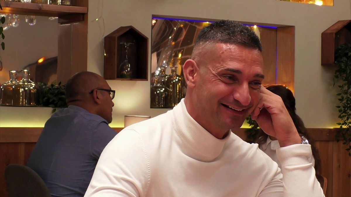 Un soltero de 'First Dates', carnicero y muy ligón,deja sin palabras a su  cita al revelarle qué es lo que más vende en su carnicería