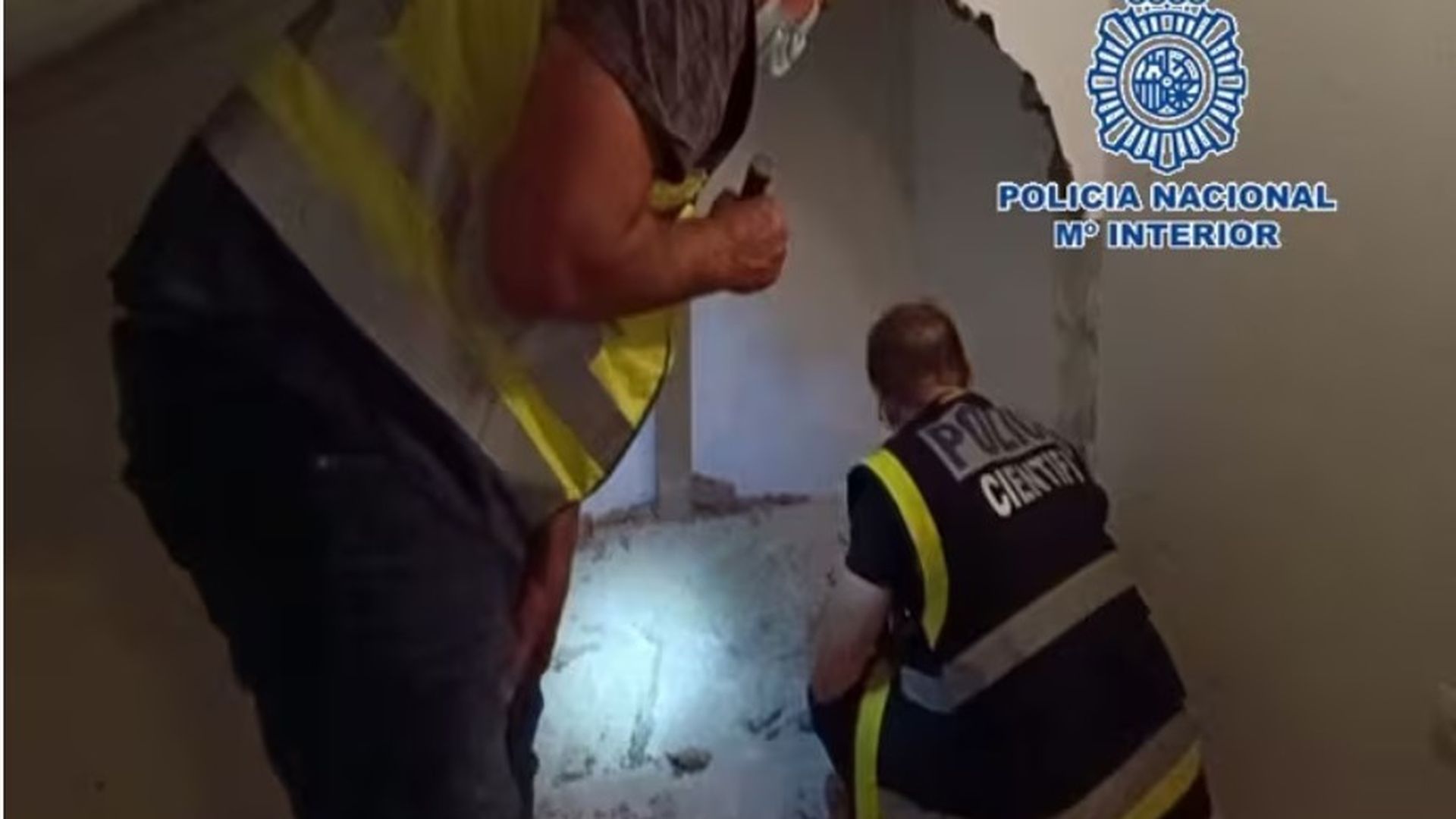 Agentes hallan un cadáver emparedado en Torremolinos, archivo