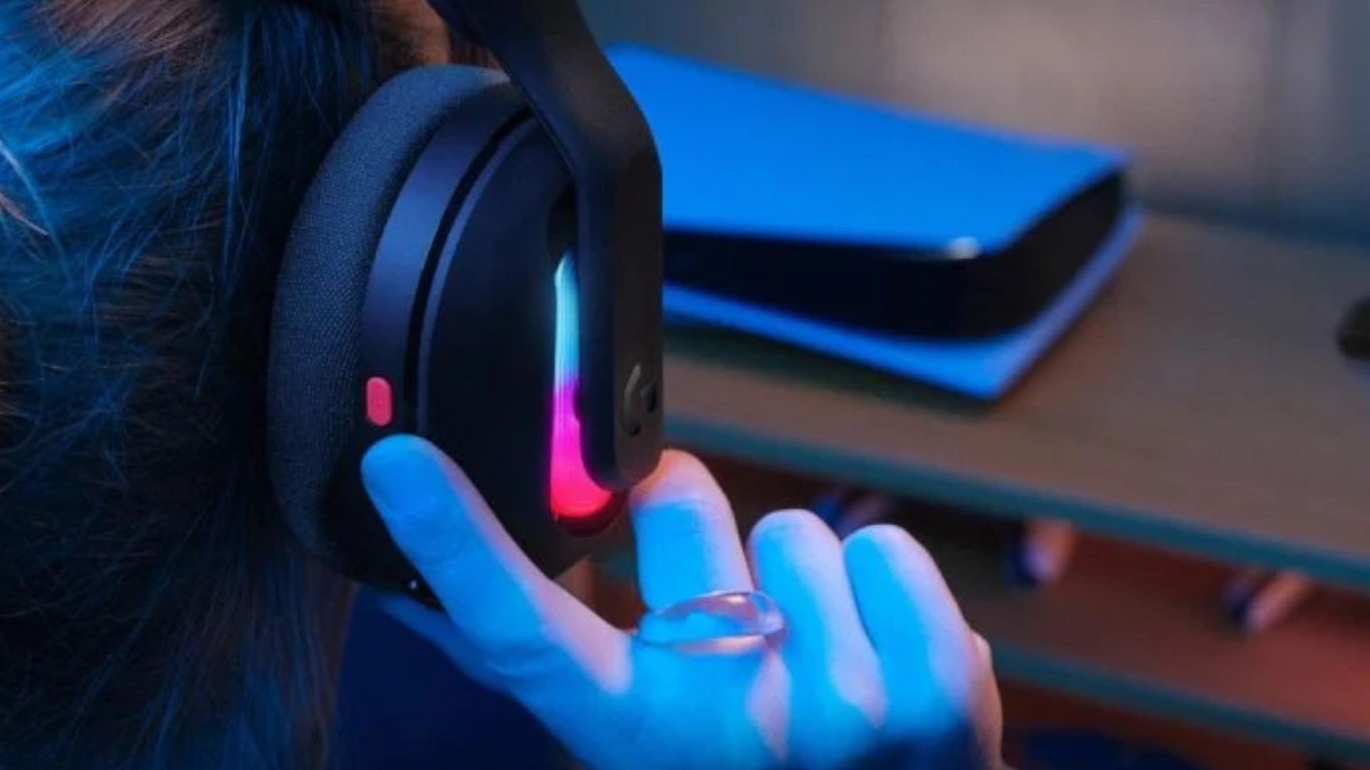 Estos auriculares Logitech aguantan 90 horas y se pueden conectar a varios aparatos a la vez