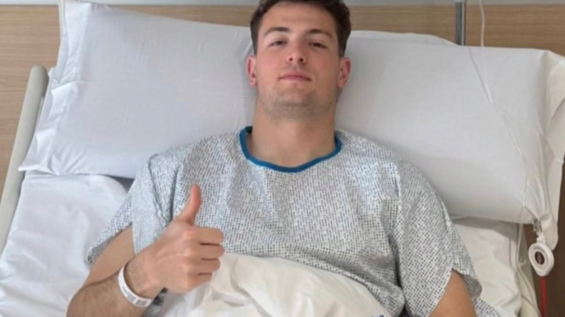 Julen Agirrezabala en el hospital