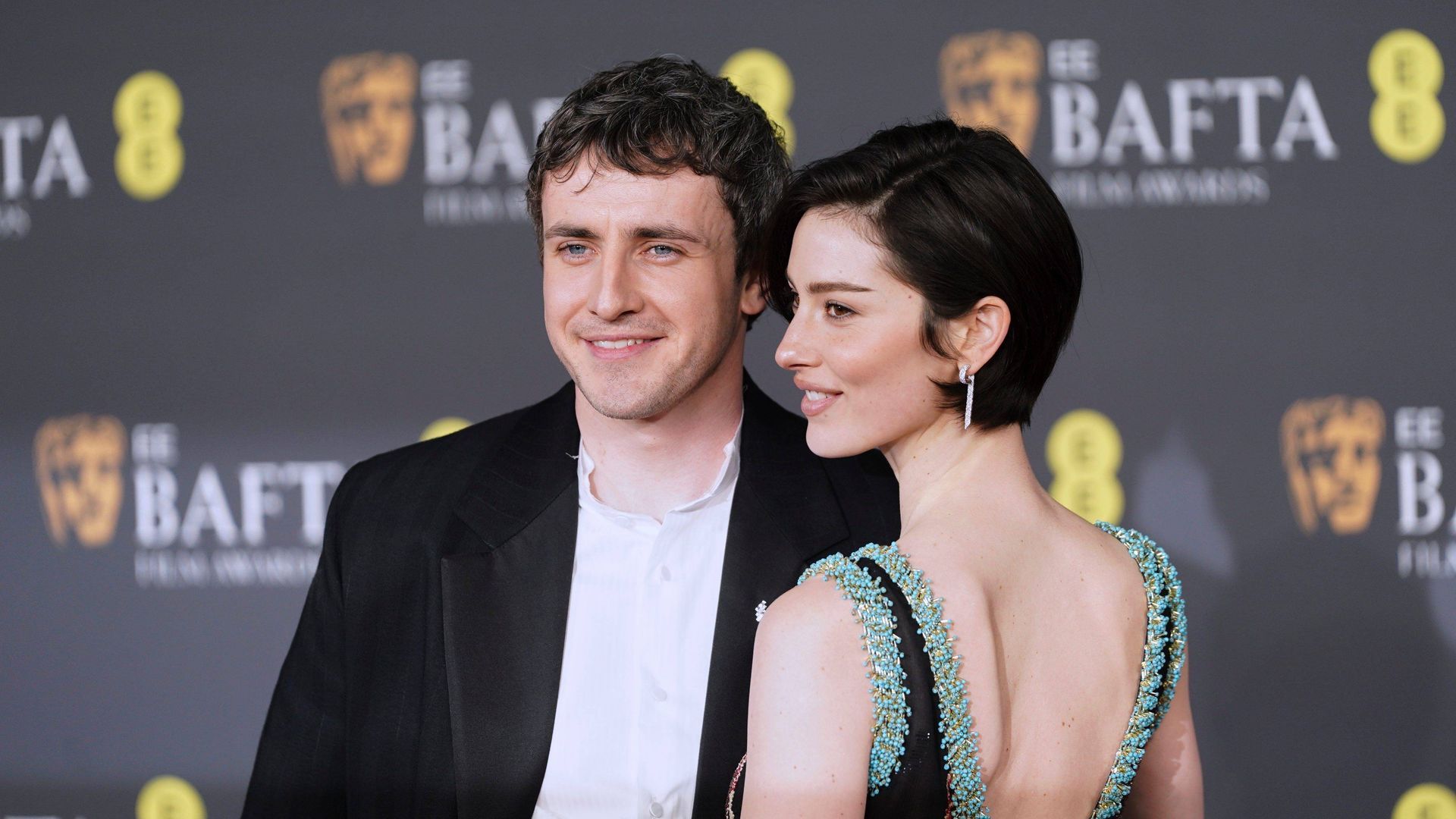 Paul Mescal y Gracie Abrams en los Premios Bafta