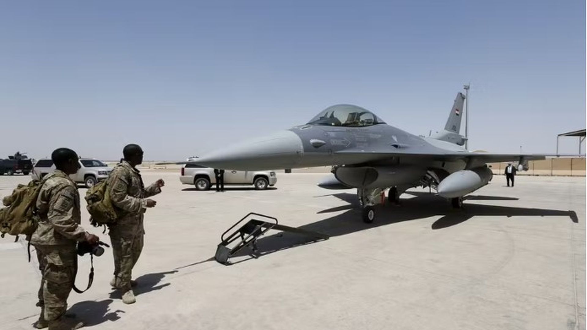 Un avión F16 de Estados Unidos en la base militar de Balad, Irak