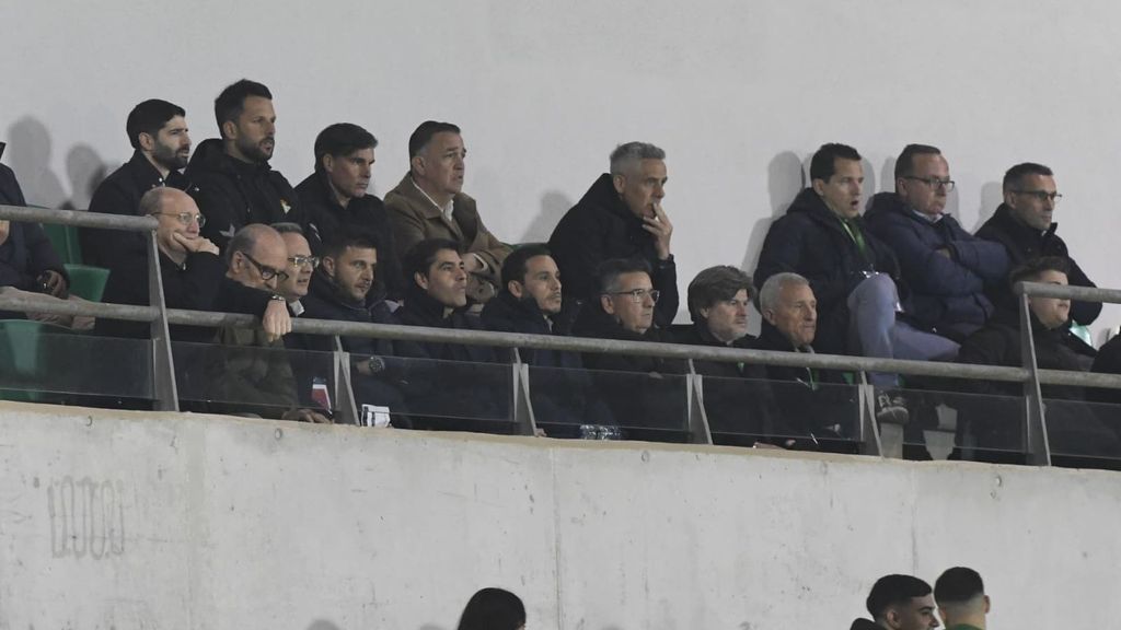 Del Nido Carrasco y Ángel Haro presencian el derbi chico