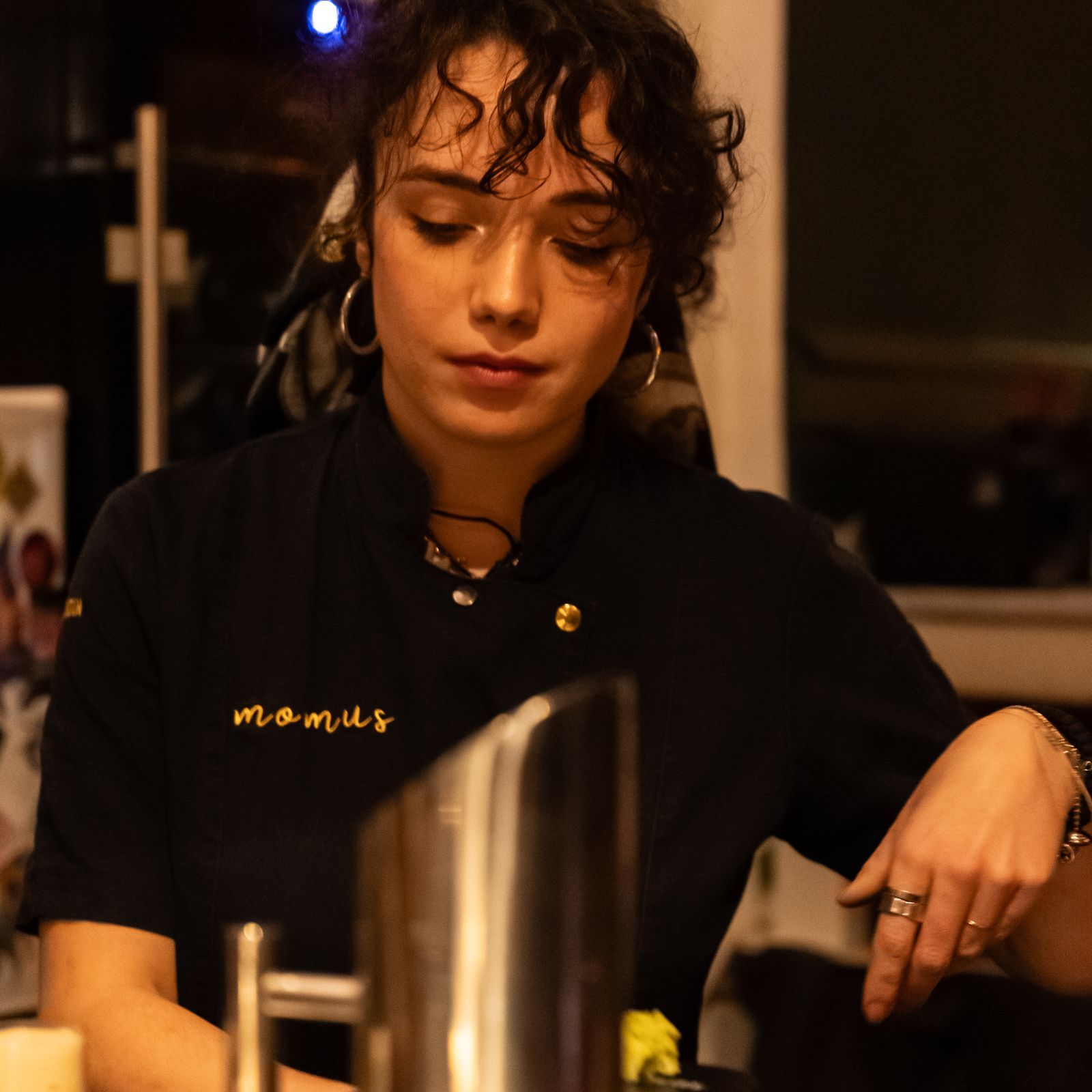 La bartender italiana que encontrarás tras la barra de Momus Bar