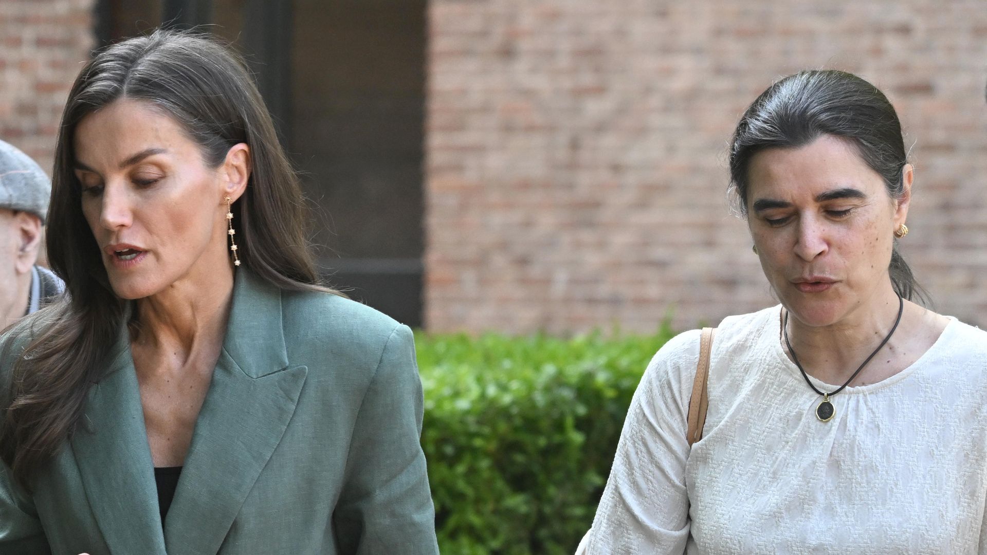 La reina Letizia, junto a Mercedes Araújo, en la reunión del Patronato de la Residencia de Estudiantes de 2025