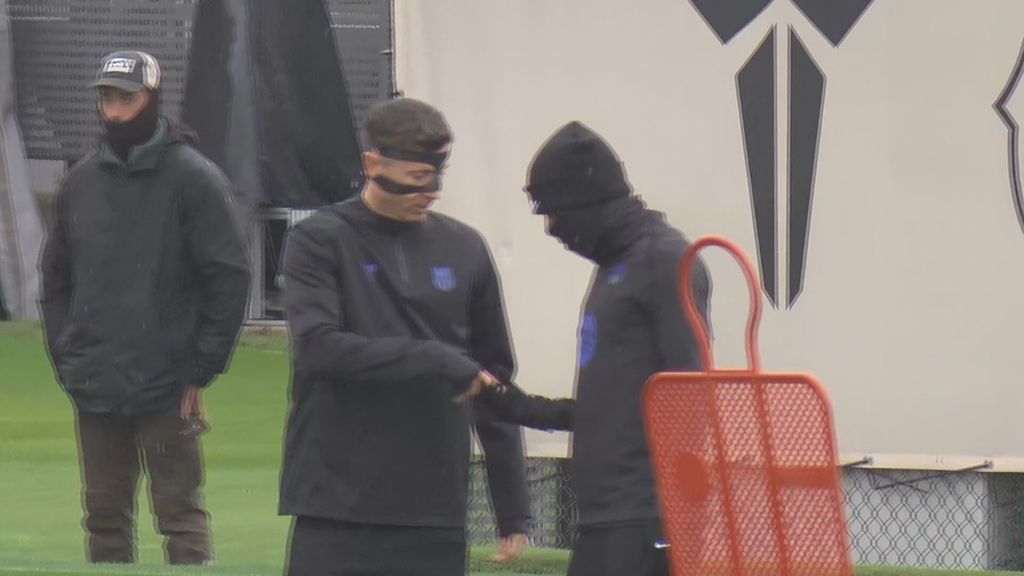 Robert Lewandowski y Lamine Yamal en el entrenamiento del Barcelona