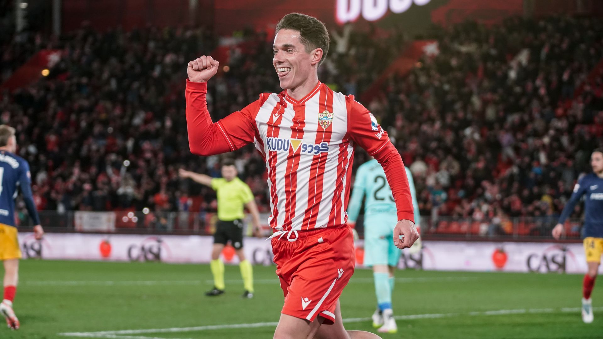 Sergio Arribas celebra su gol en el Almería-Andorra