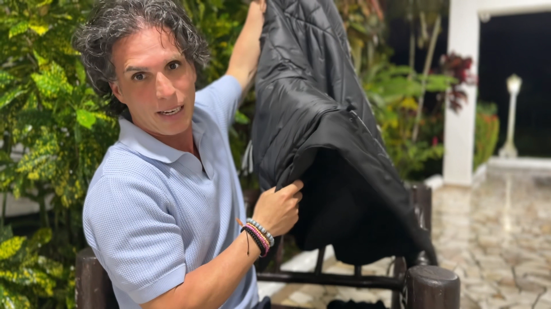 Inédito | El saco de Toni Elías