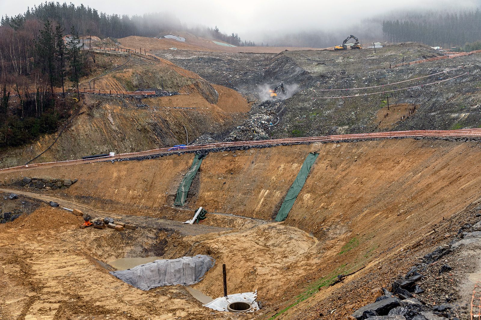 Trabajos para estabilizar y cerrar el vertedero