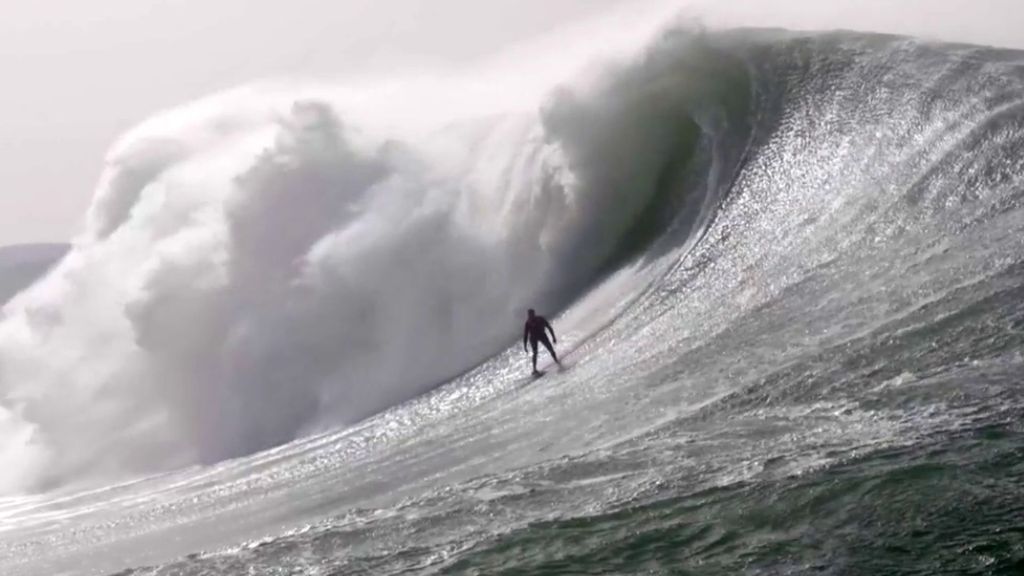 El surfista Alberto Trunce cumple su sueño de surfear las olas de Nazaré con susto: “Fue una violencia que no sabría explicar”