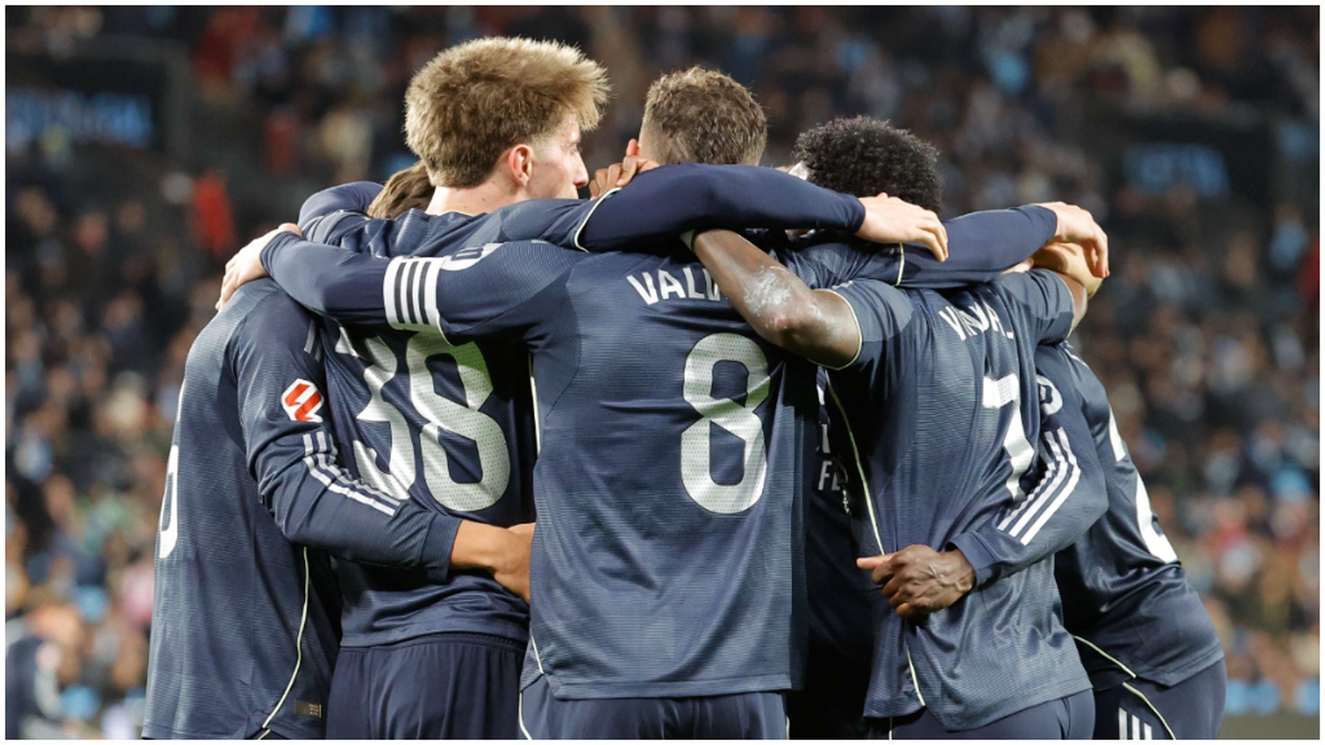 Los jugadores del Real Madrid celebran el triunfo ante el Celta