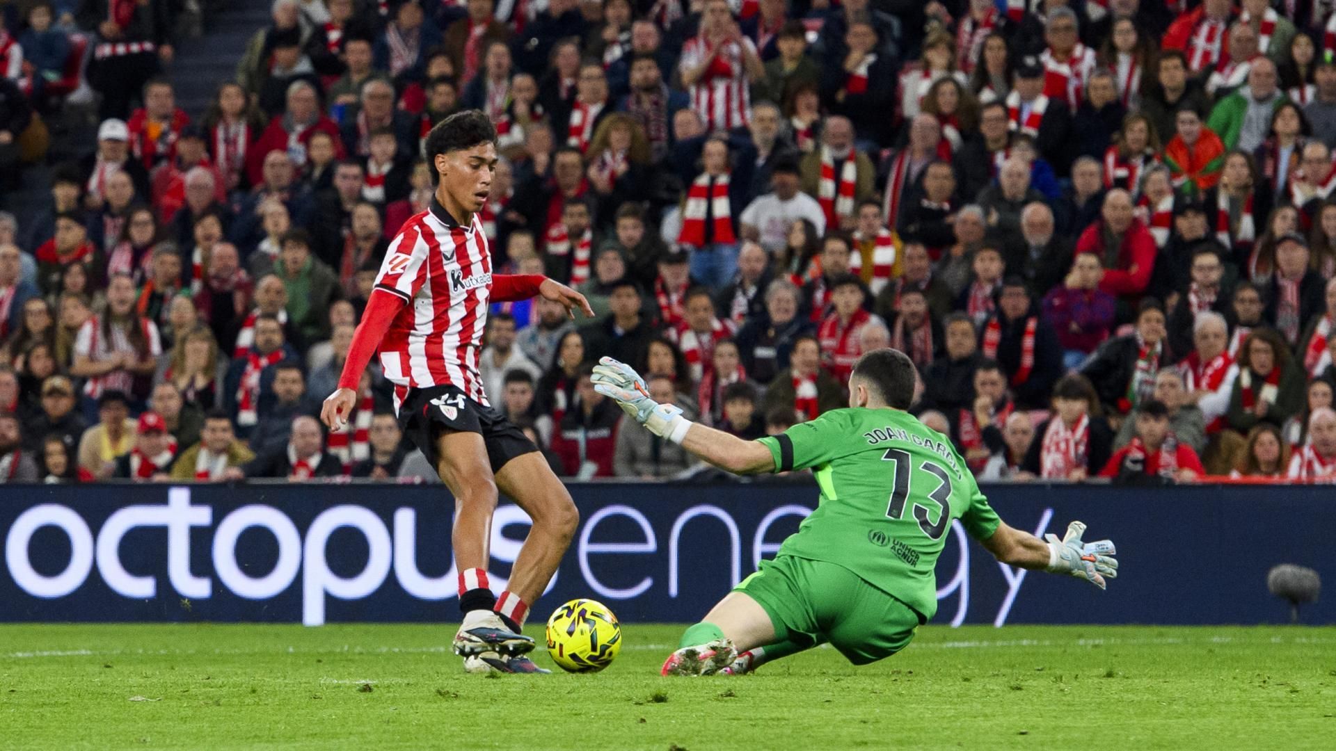 Uno a uno de Selton ante Joan García del Barça en San Mamés