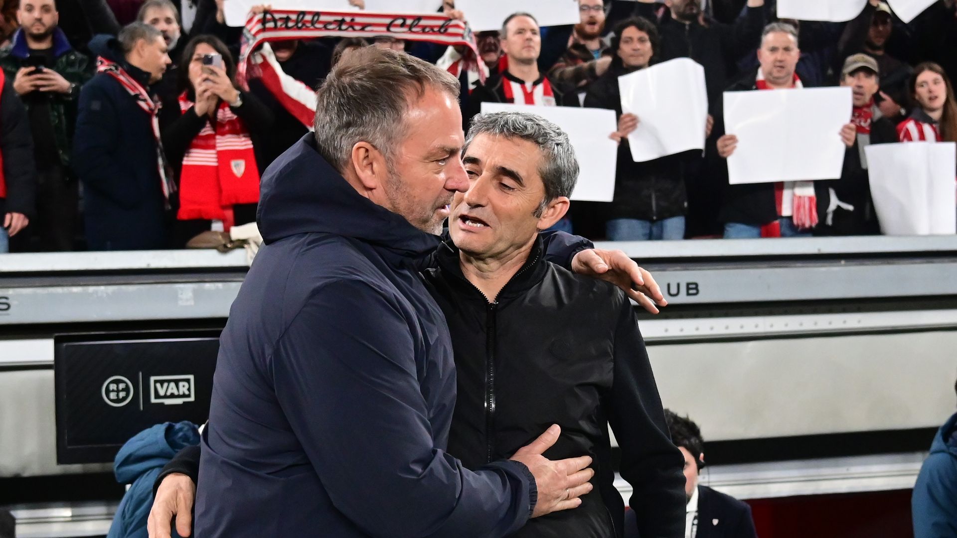 Valverde y Flick se saludan en San Mamés