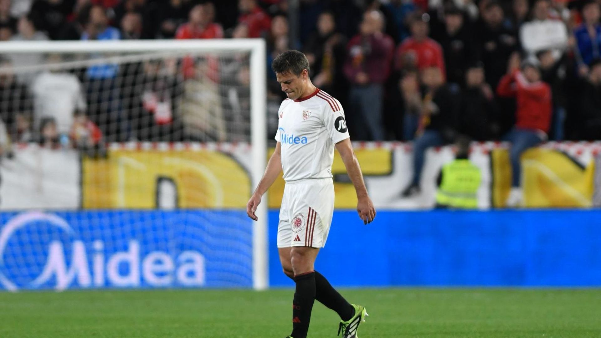 Azpilicueta, lesionado ante el Rayo Azpilicueta, lesionado ante el Rayo