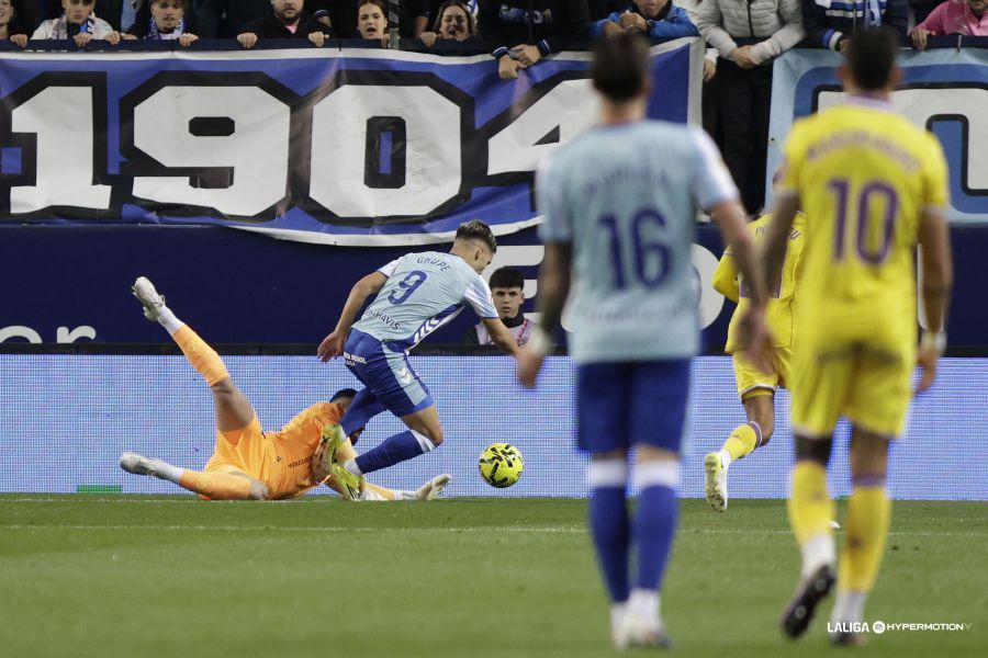 Chupe cae tras contactar con el brazo de Guilherme.