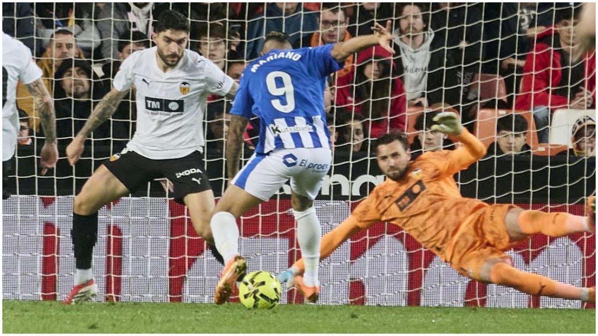 El gol fallado de Mariano ante el Valencia