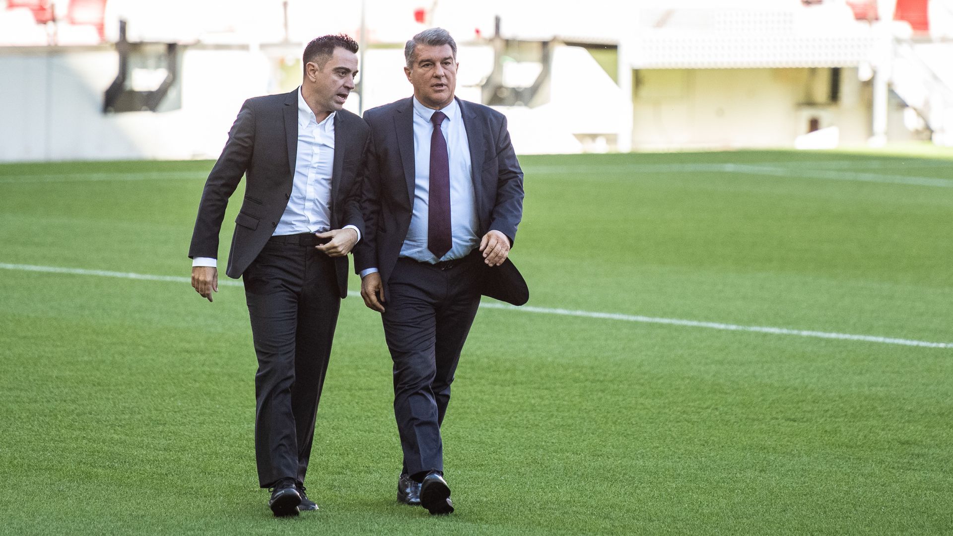 Joan Laporta y Xavi Hernández el día de su presentación Joan Laporta y Xavi Hernández el día de su presentación