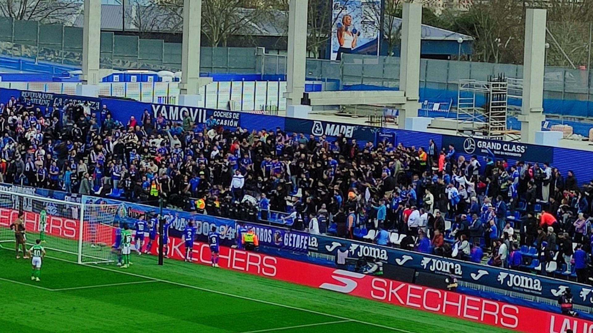 Los ultras del Getafe, enzarzados con la Policía Nacional