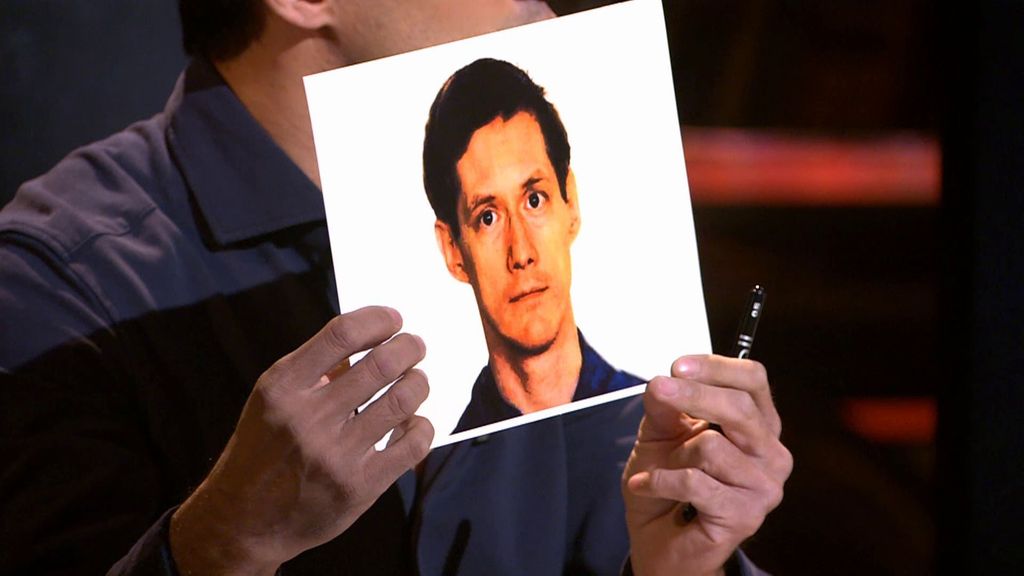 El violador vampiro: la escalofriante historia del asesino que se bebía la sangre de sus víctimas tras abusar de ellas Cuarto Milenio Temporada 21 Top Vídeos 792