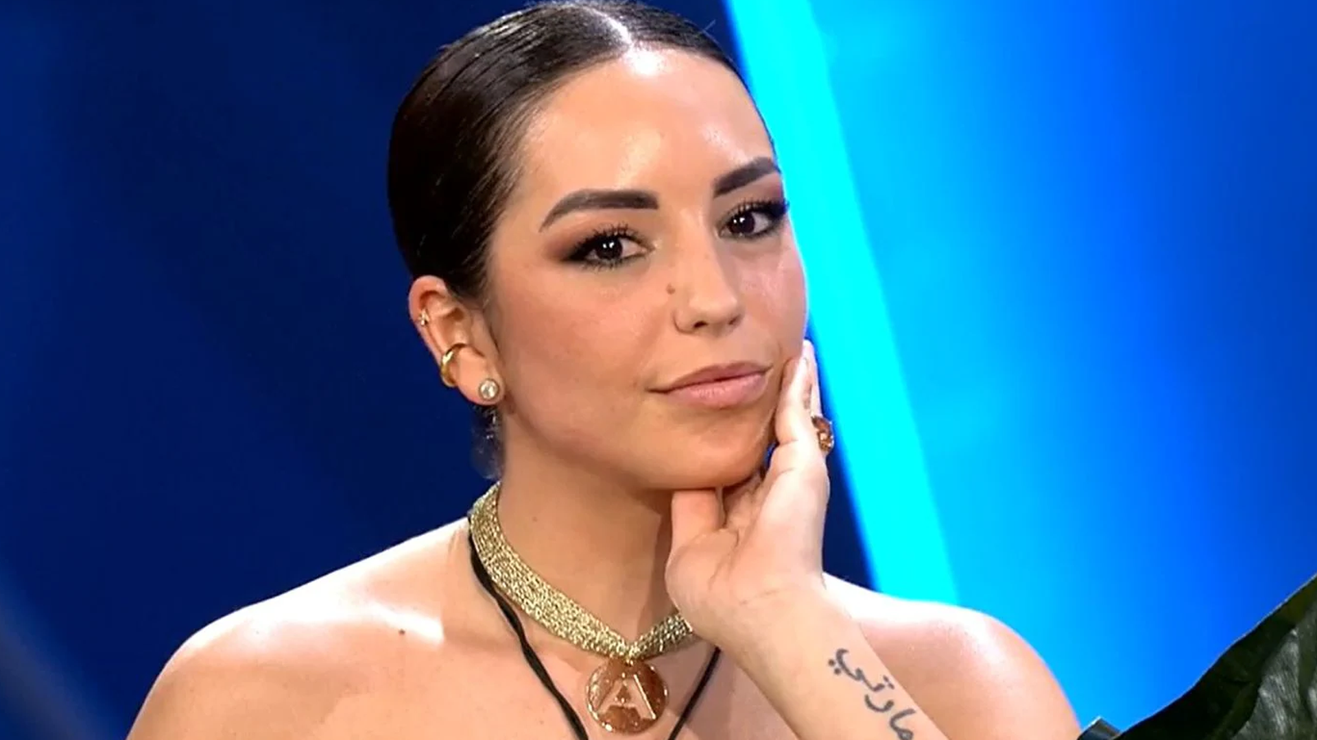 El reencuentro de Anita Williams con su hijo: así le cura el dedo