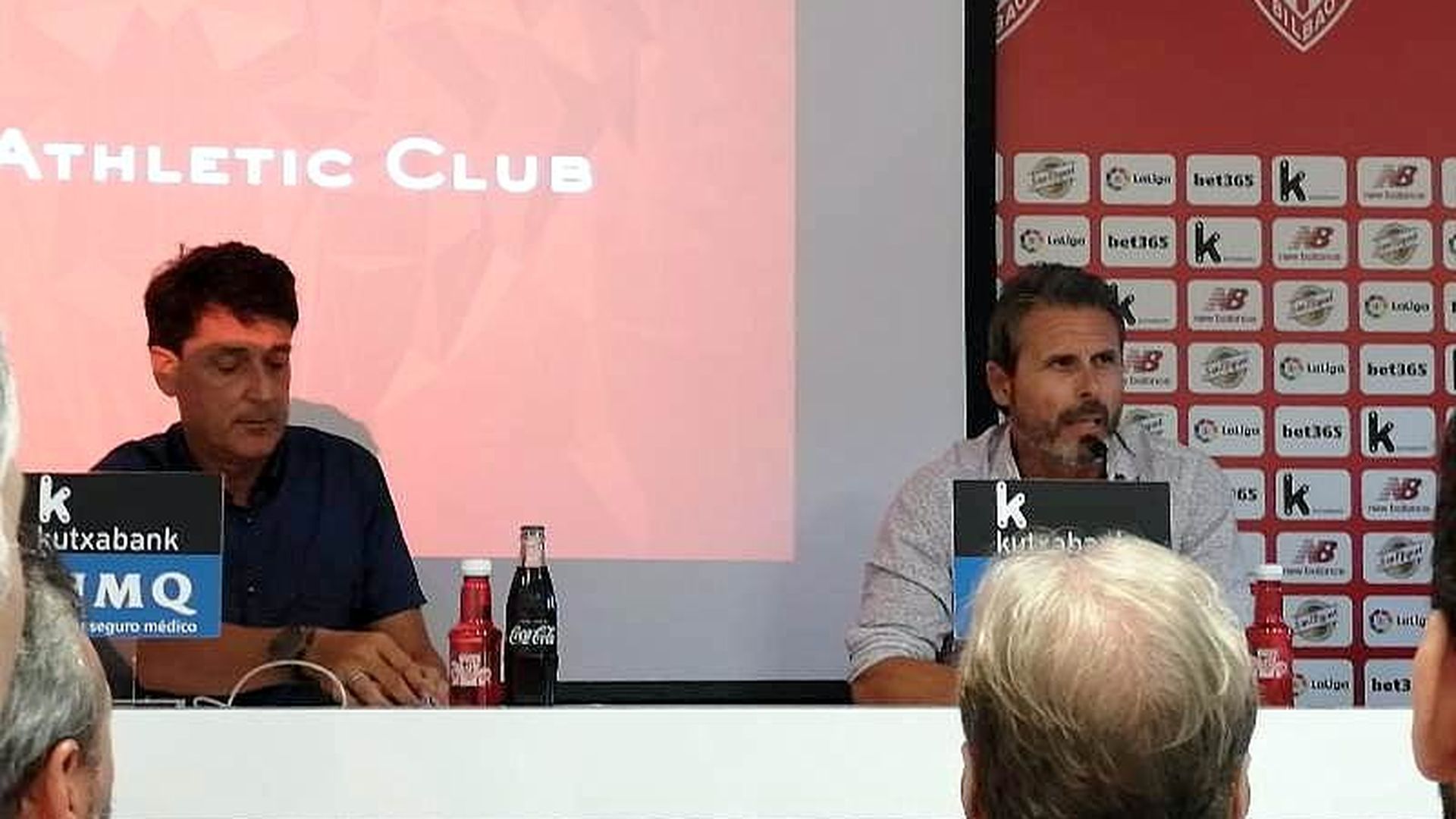 Andoni Ayarza y Rafa Alkorta atienden a la prensa en Lezama