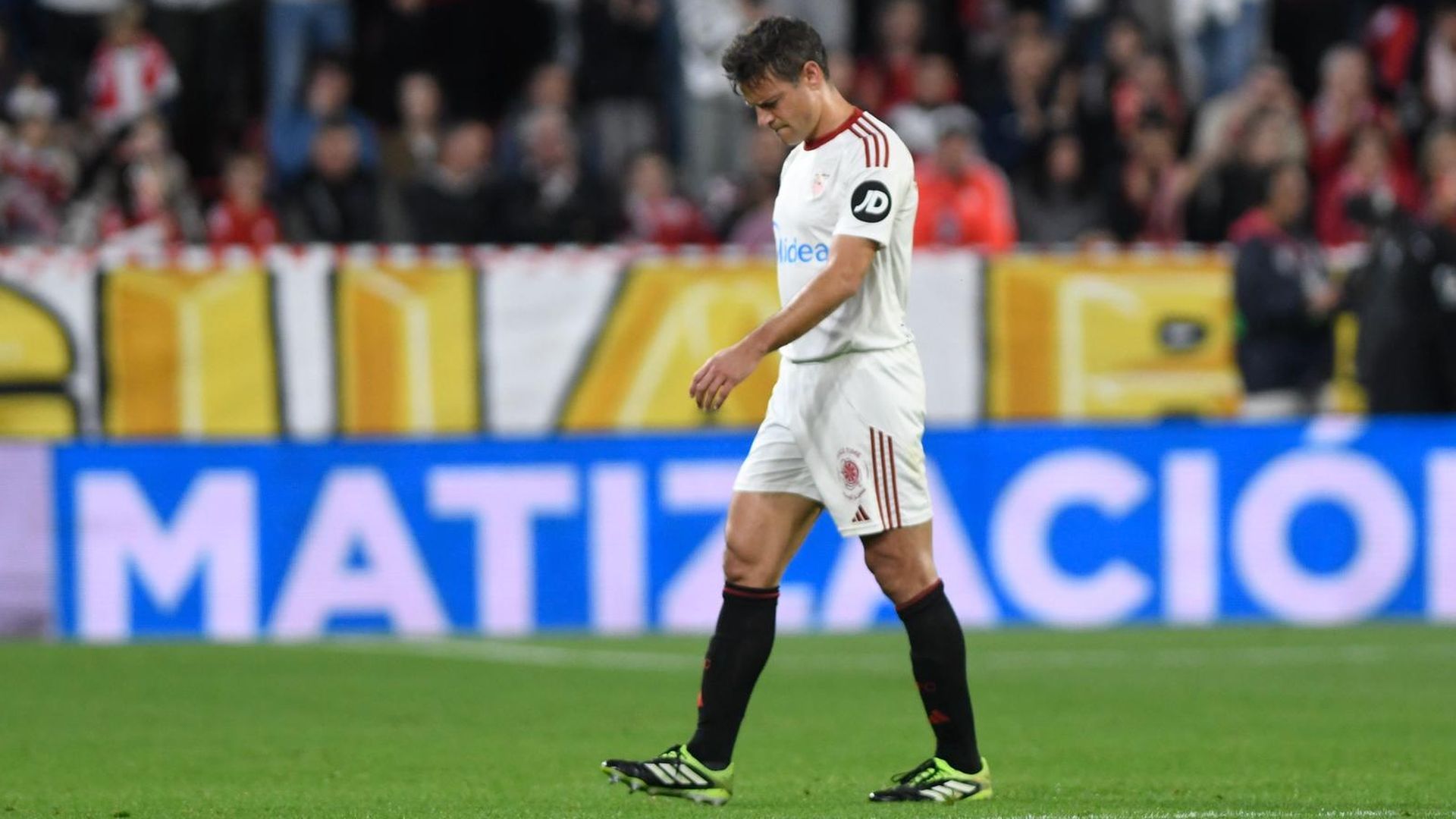 Azpilicueta, lesionado ante el Rayo Azpilicueta, lesionado ante el Rayo