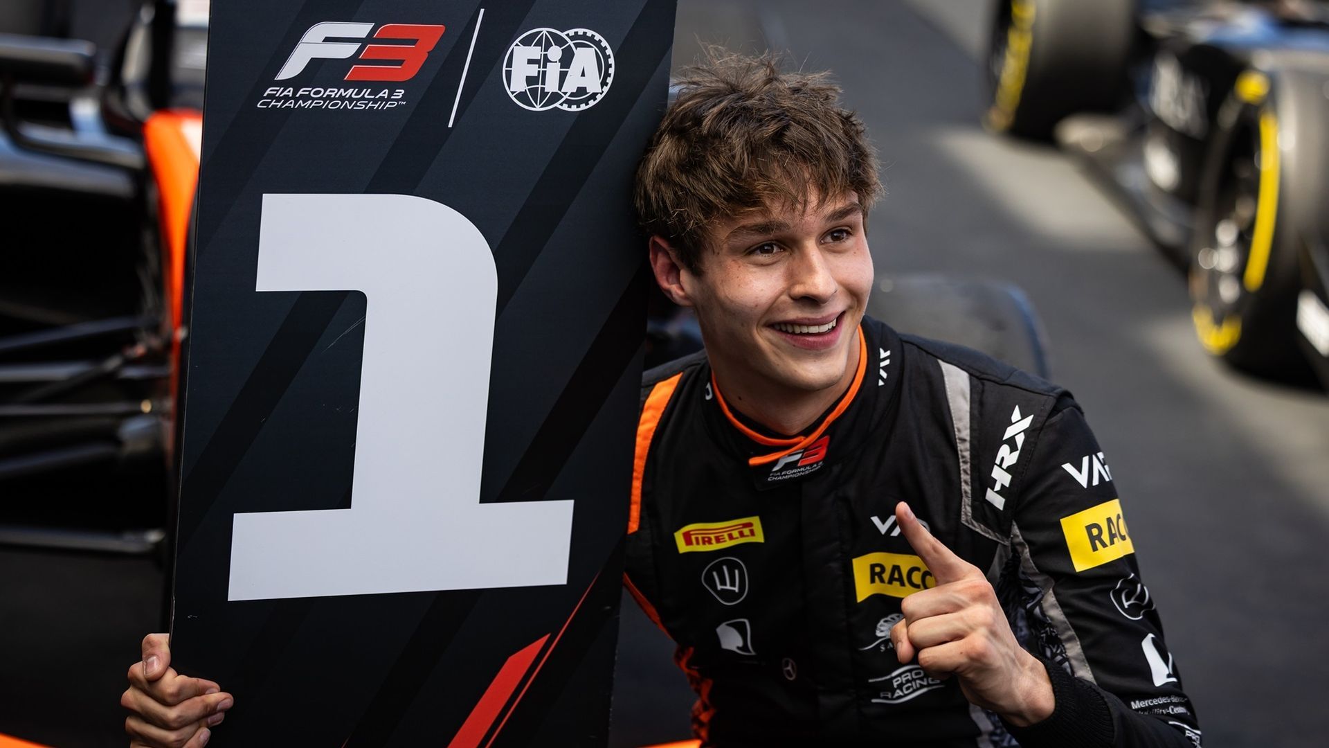 Bruno del Pino con el cartel de 1º puesto