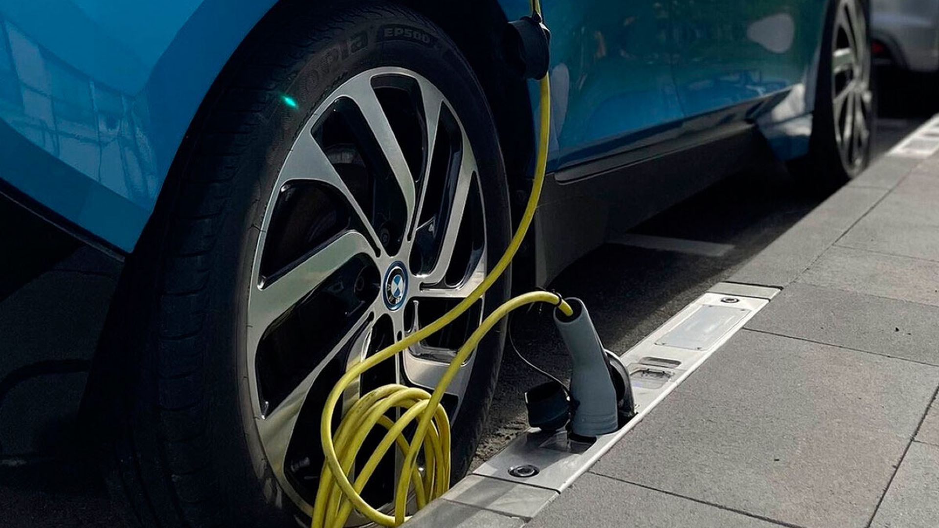 Cargador en la acera de Rheinmetall