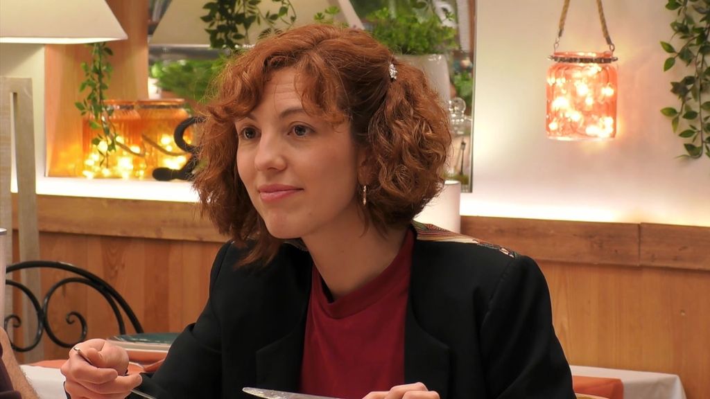 Una soltera anestesista desmiente a su cita el prejuicio relacionado con su profesión en 'First Dates': "Hay mucha coña fácil"