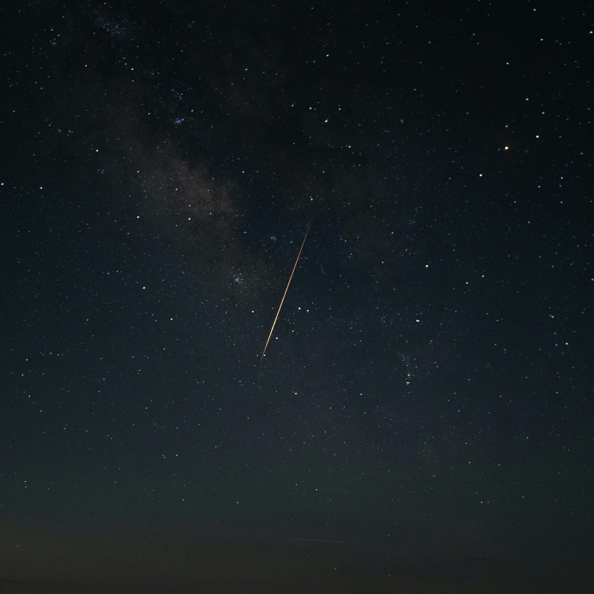 El fenómeno luminoso se produce cuando atraviesan la atmósfera