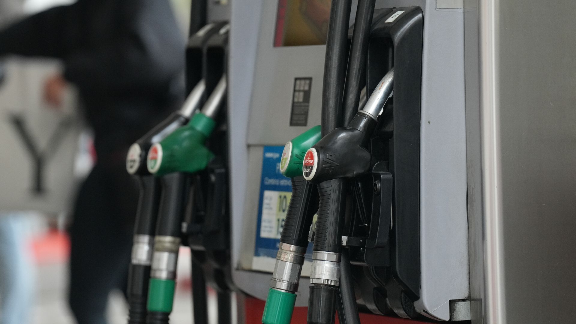 El gasoléo en máximos, roza los dos euros el litro: "Es una animalada"